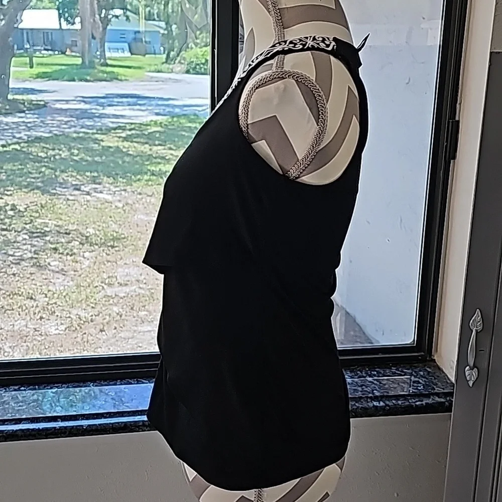 White House Black Market top size XXS. - Picture 3 of 5